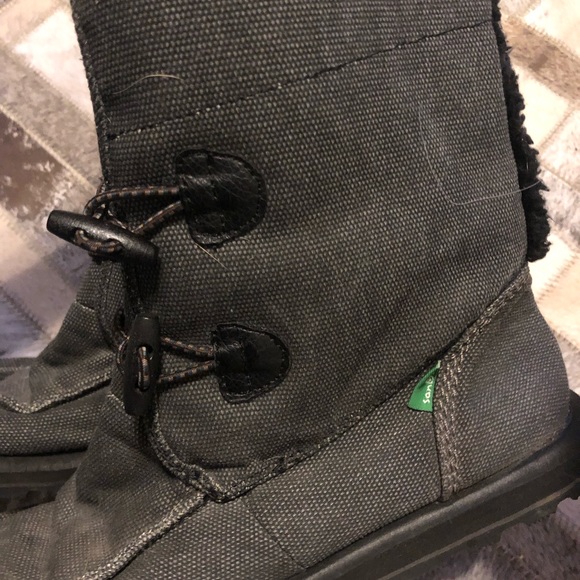 Sanuk boots Sz 8 women’s winter button - Picture 3 of 8